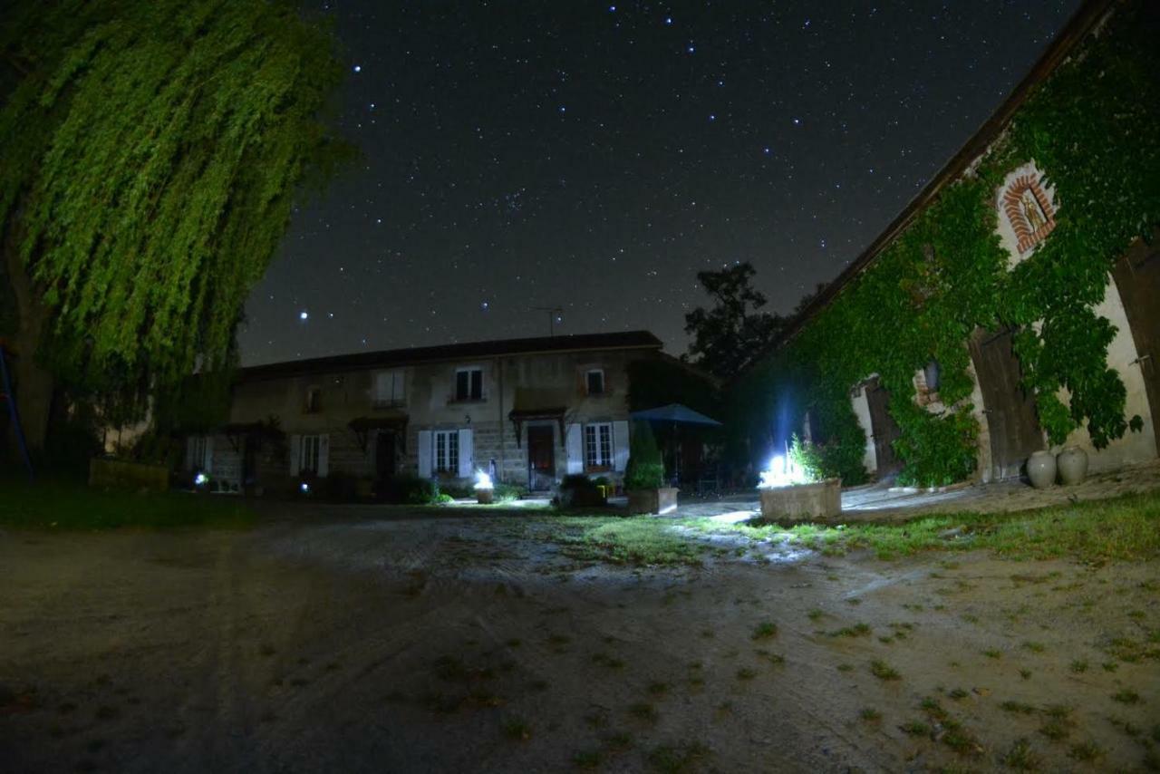 Apartamento La Ferme Du Nizon Valeille Exterior foto